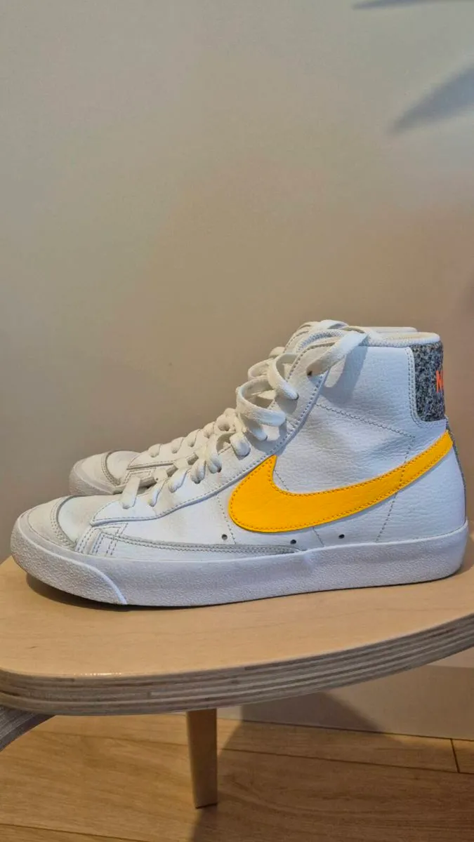 Nike Blazer Mid 77 Lace-Up White - Image 1