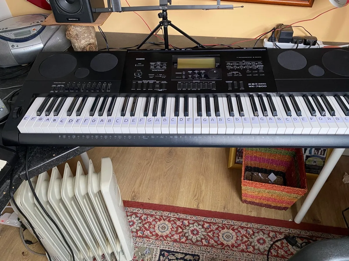 Music keyboards - Image 1