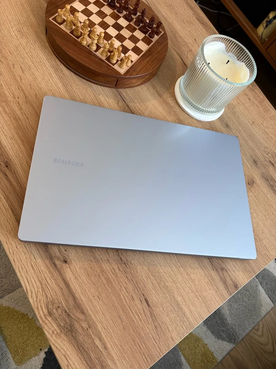 Samsung Galaxy Book4 Edge - Image 1
