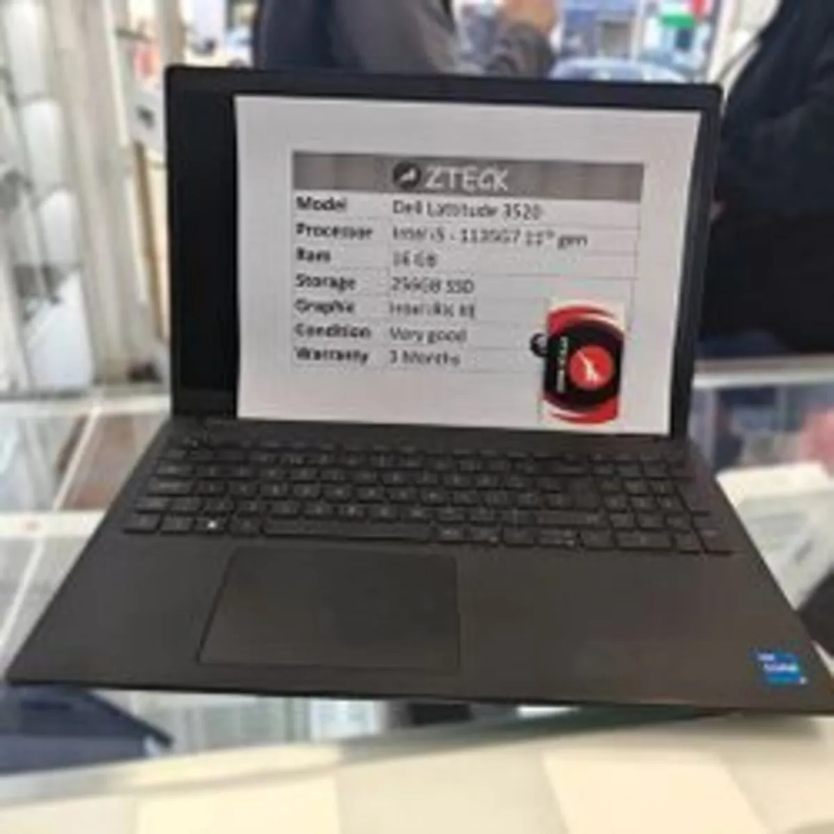 Dell Lattitude 3520 | i5-1165g7 | 16 gb ram | 256s