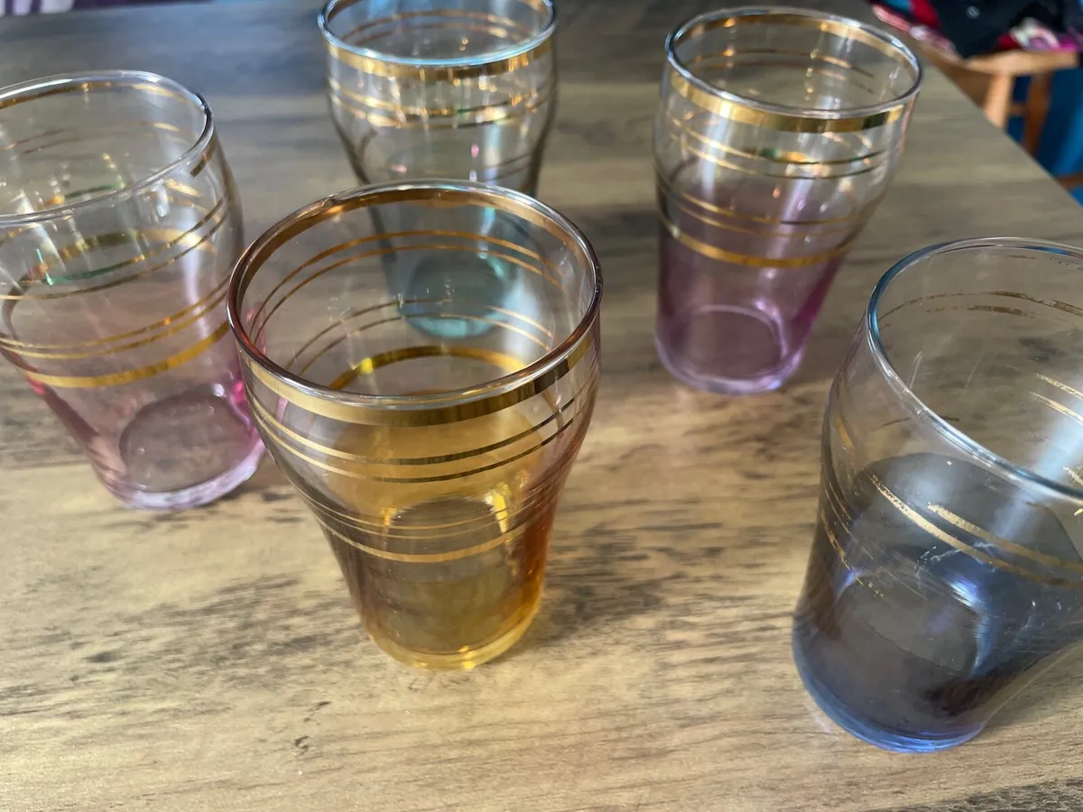 Vintage coloured glasses- 5 in lot - Image 1