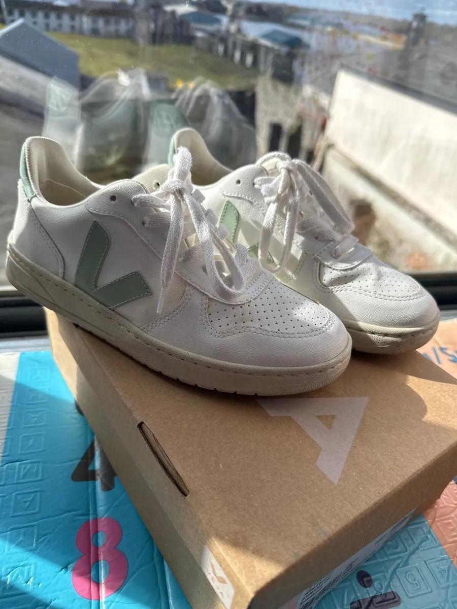 Women shoes - Image 1