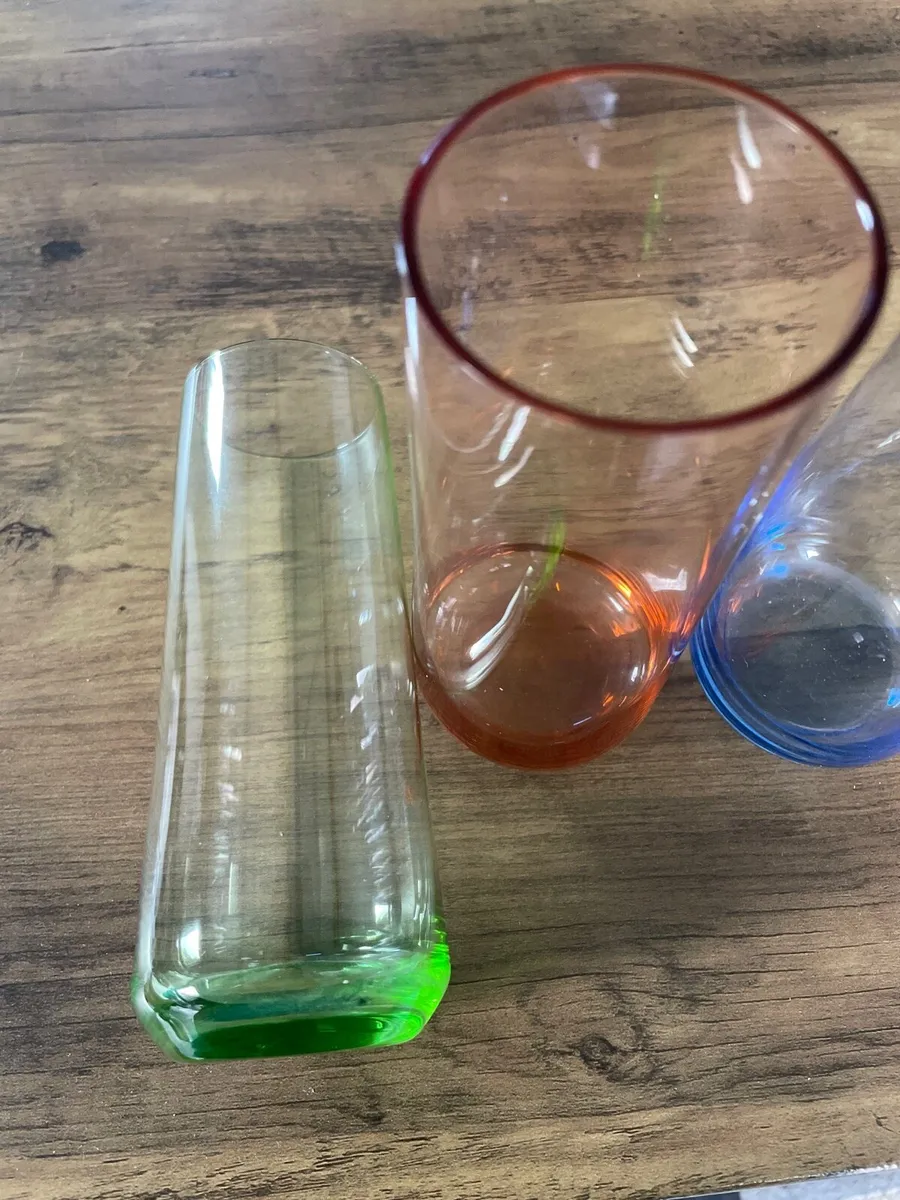 Vintage straight coloured glasses- 6 in lot - Image 3