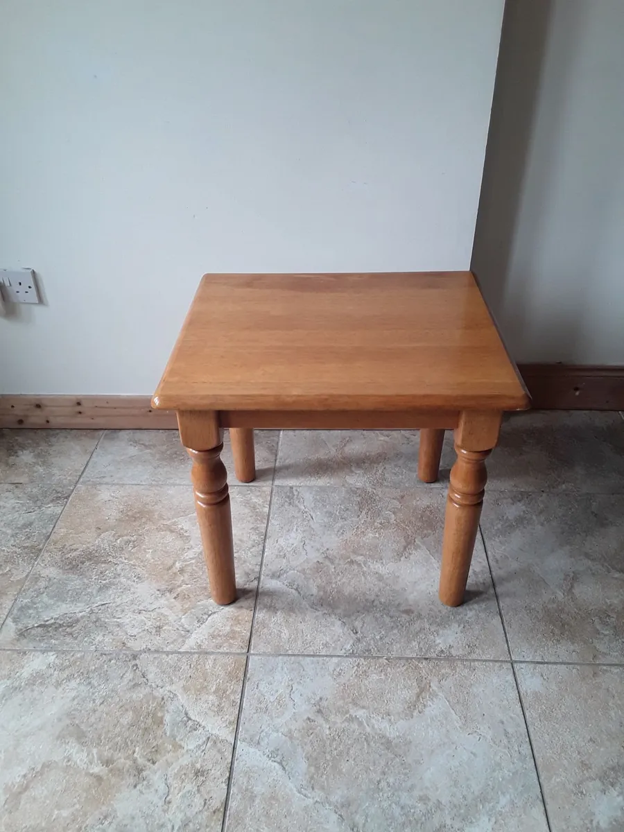 Highly polished solid wooden coffee table - Image 1