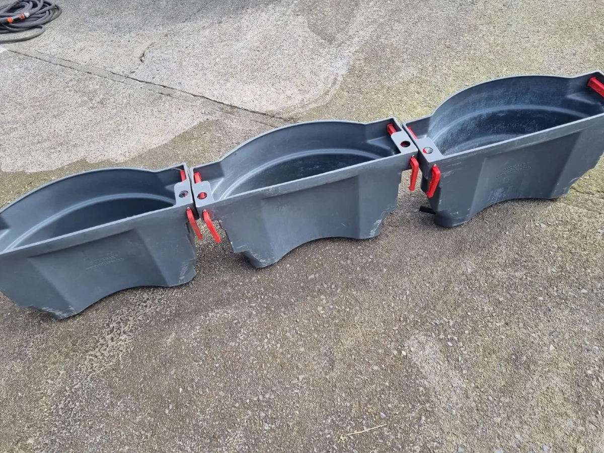 Three Milkbar 6 Feeder (Perfect Condition) - Image 1
