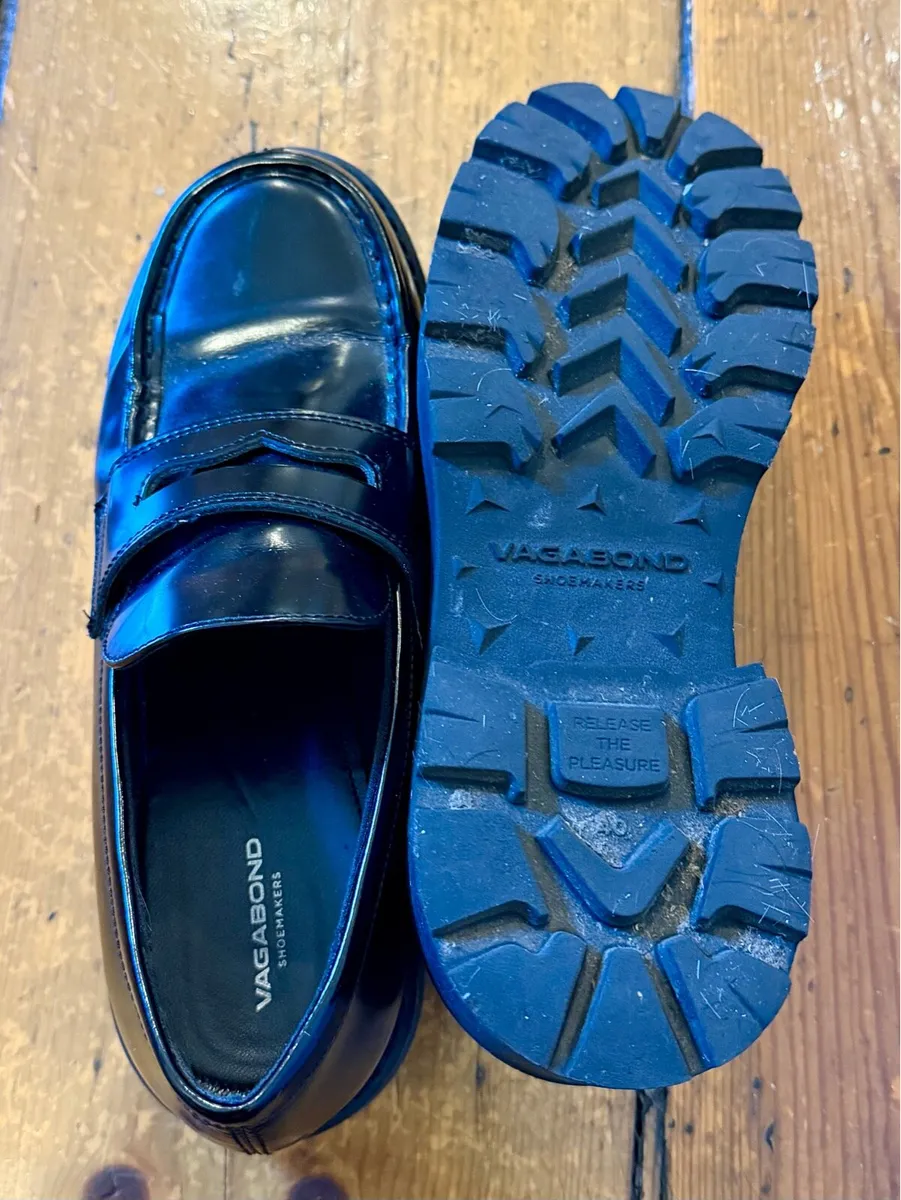 black shoes - Image 4