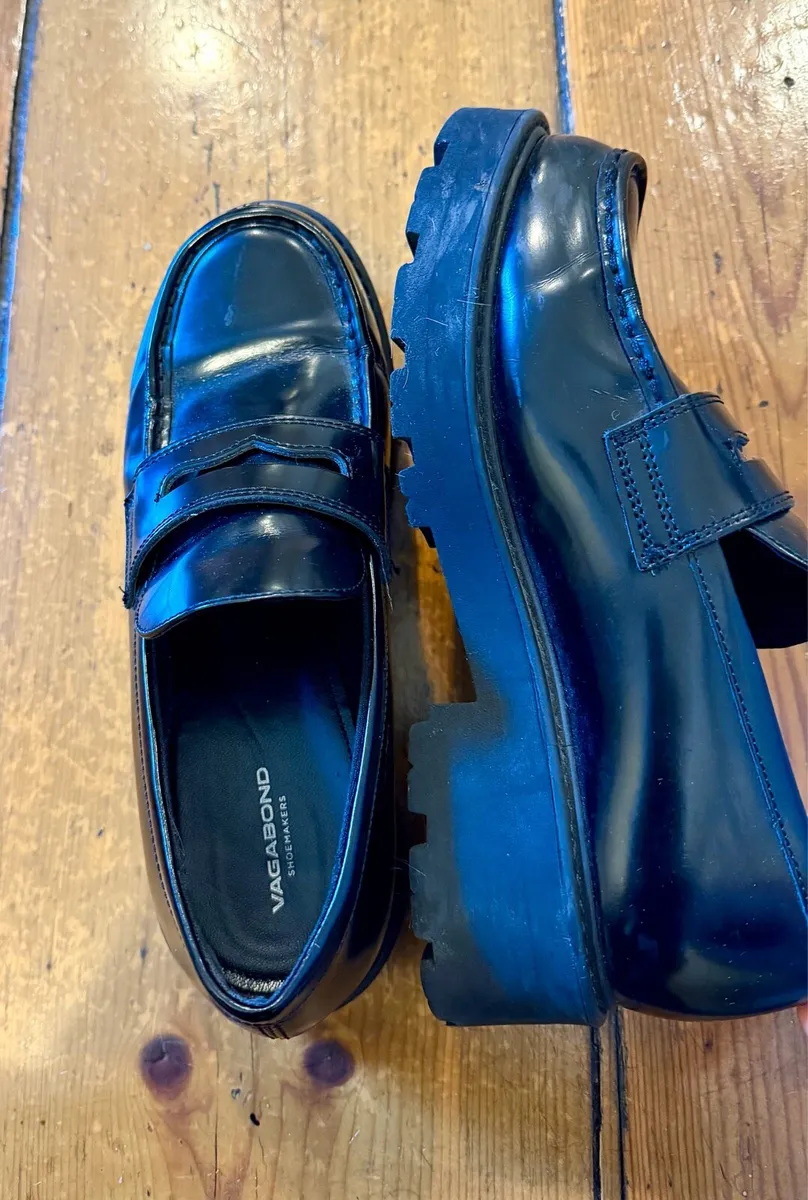 black shoes - Image 2