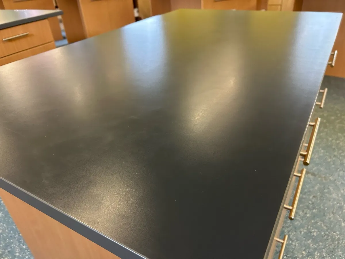 Kitchen Island - Image 3