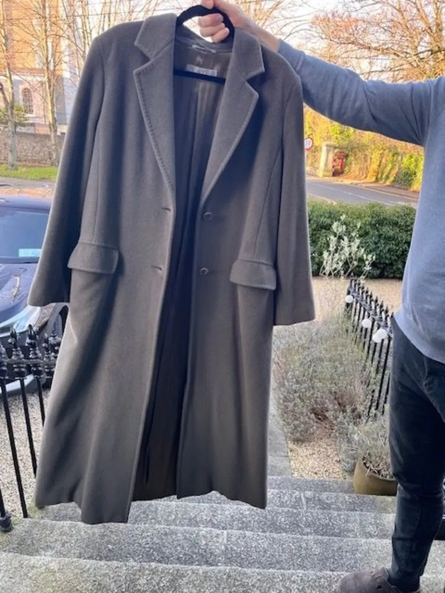 MaxMara full length women's coat - lambs wool - Image 2