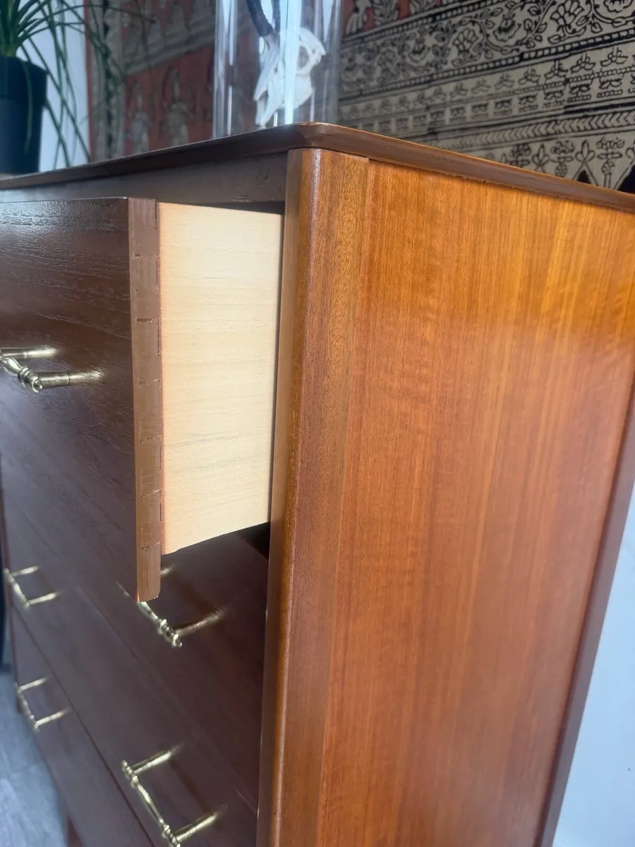 Vintage Chest of Drawers - Image 4