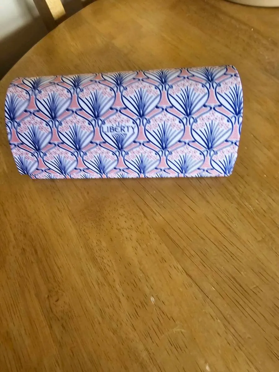 Liberty Designer Glass/Sunglasses Case / NEW - Image 3