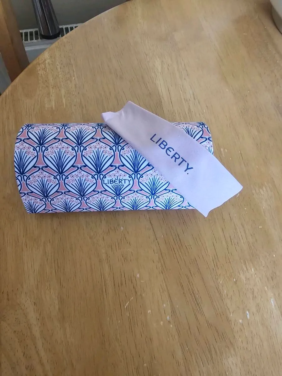 Liberty Designer Glass/Sunglasses Case / NEW - Image 1