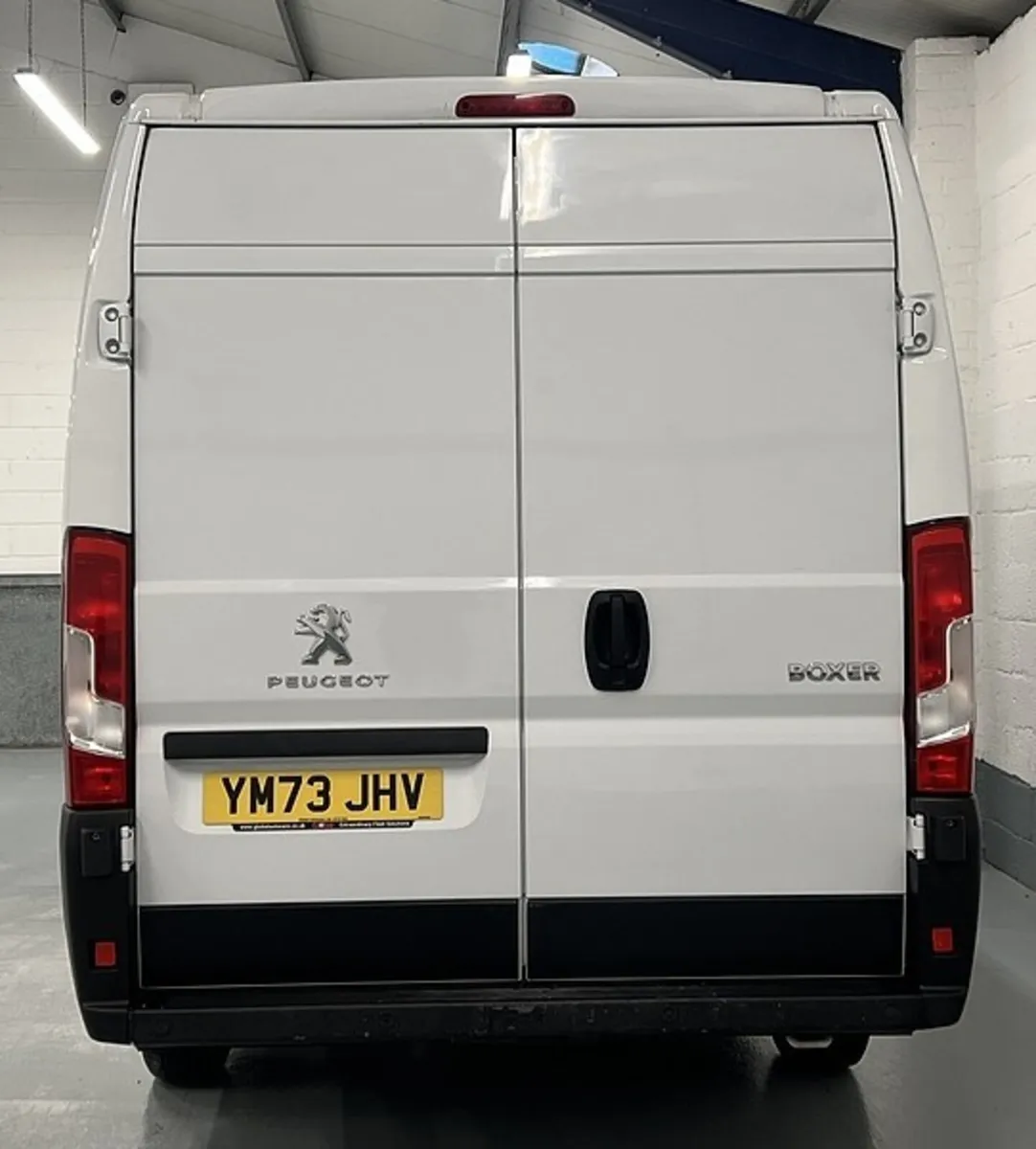 2023 Peugeot Boxer High Roof Panel Van - Image 3