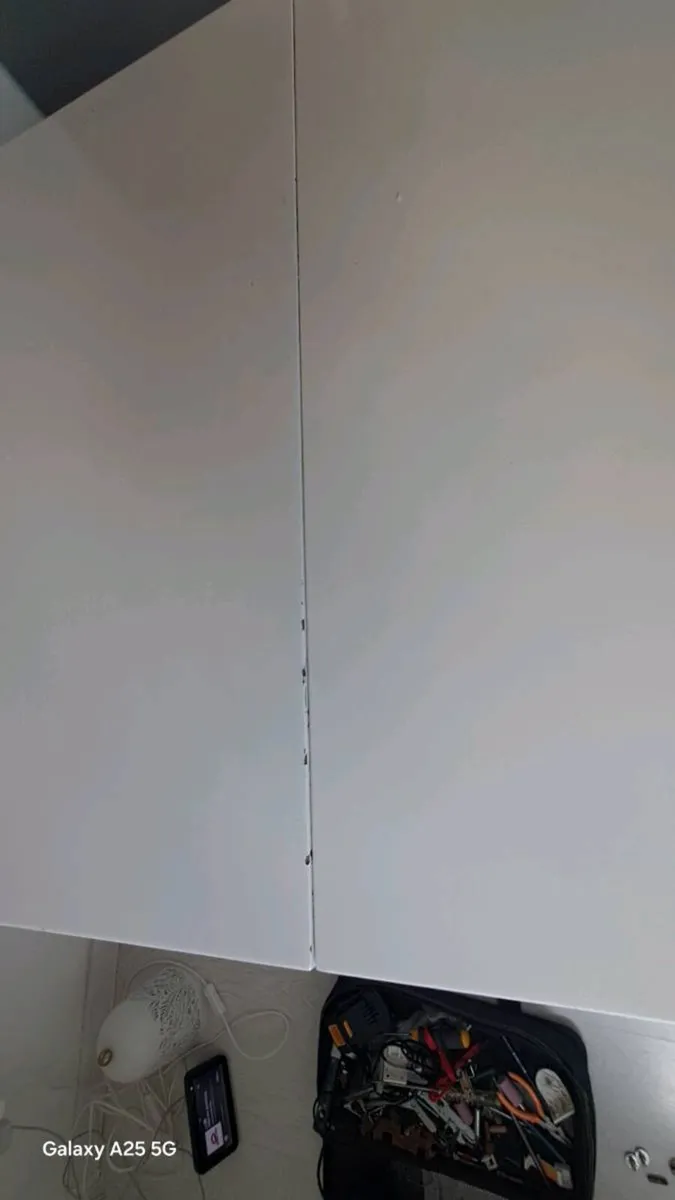 Free Table for 6 to 8 people for collection Mahon - Image 3