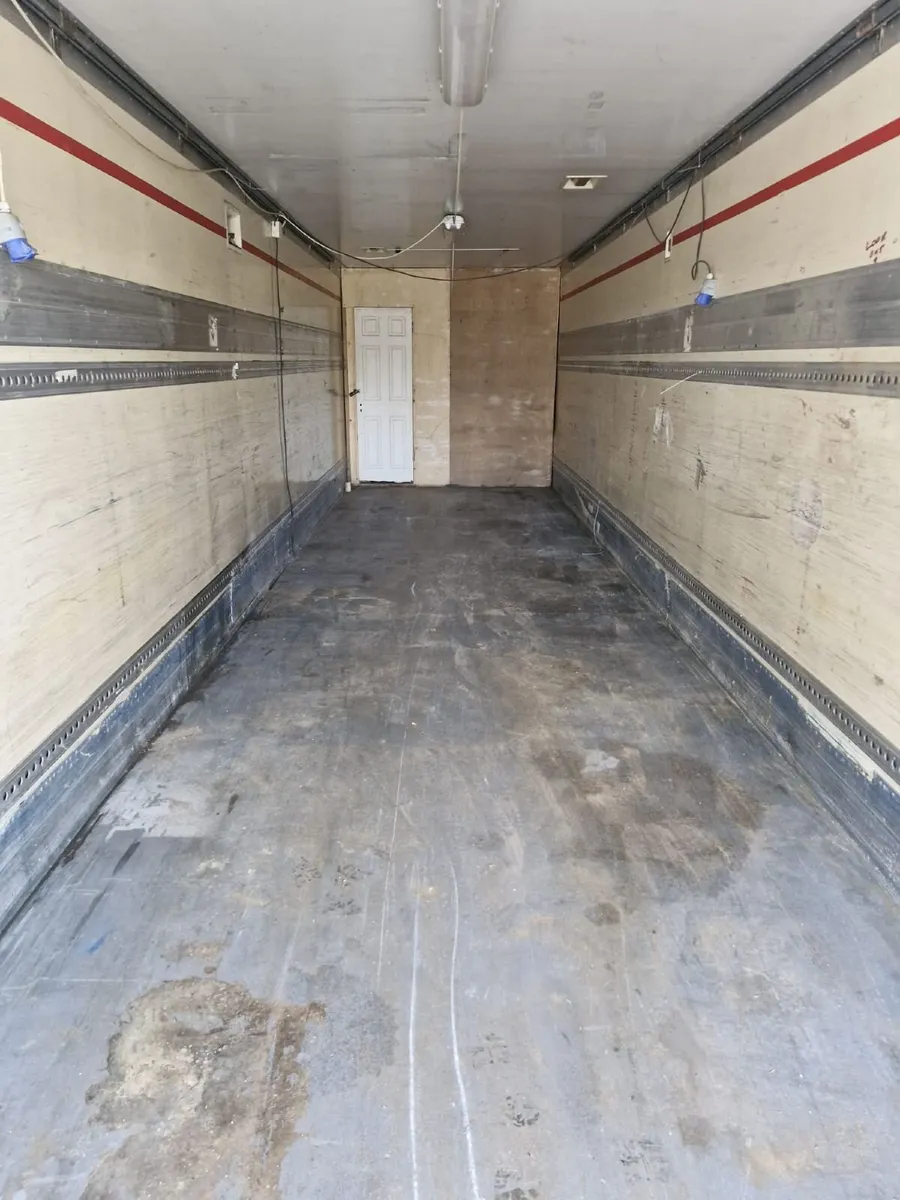 45' insulated Trailer - Image 2