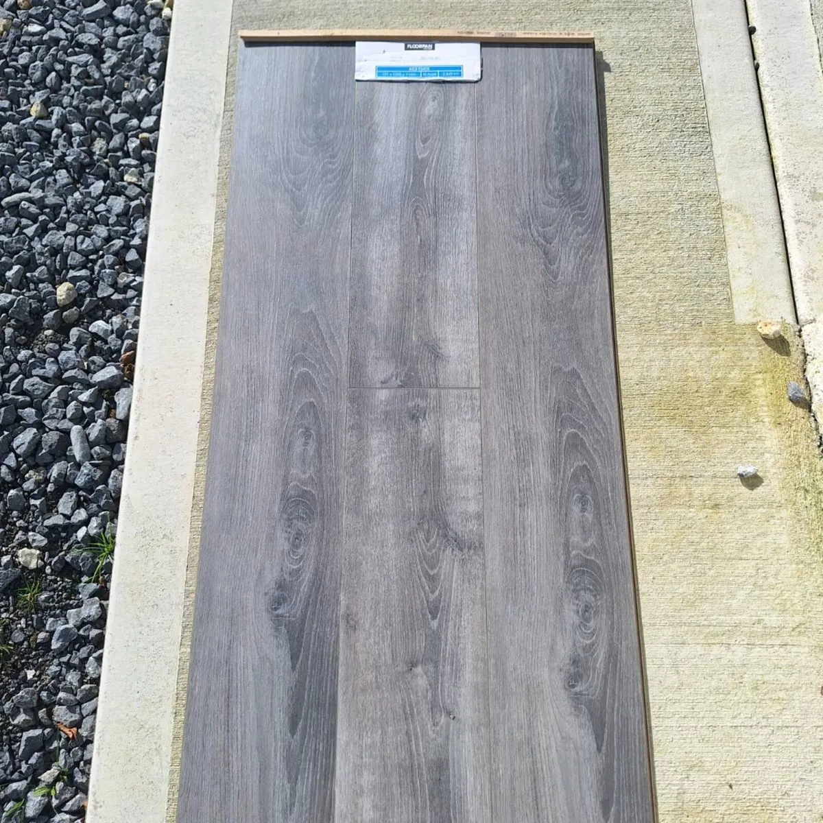 8mm Miami grey laminated flooring supply&fitl - Image 3