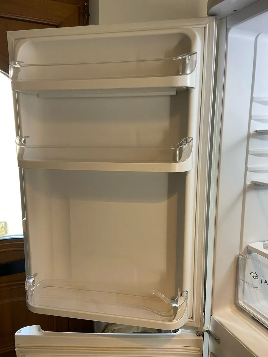 Fridge Freezer Indesit - Image 4