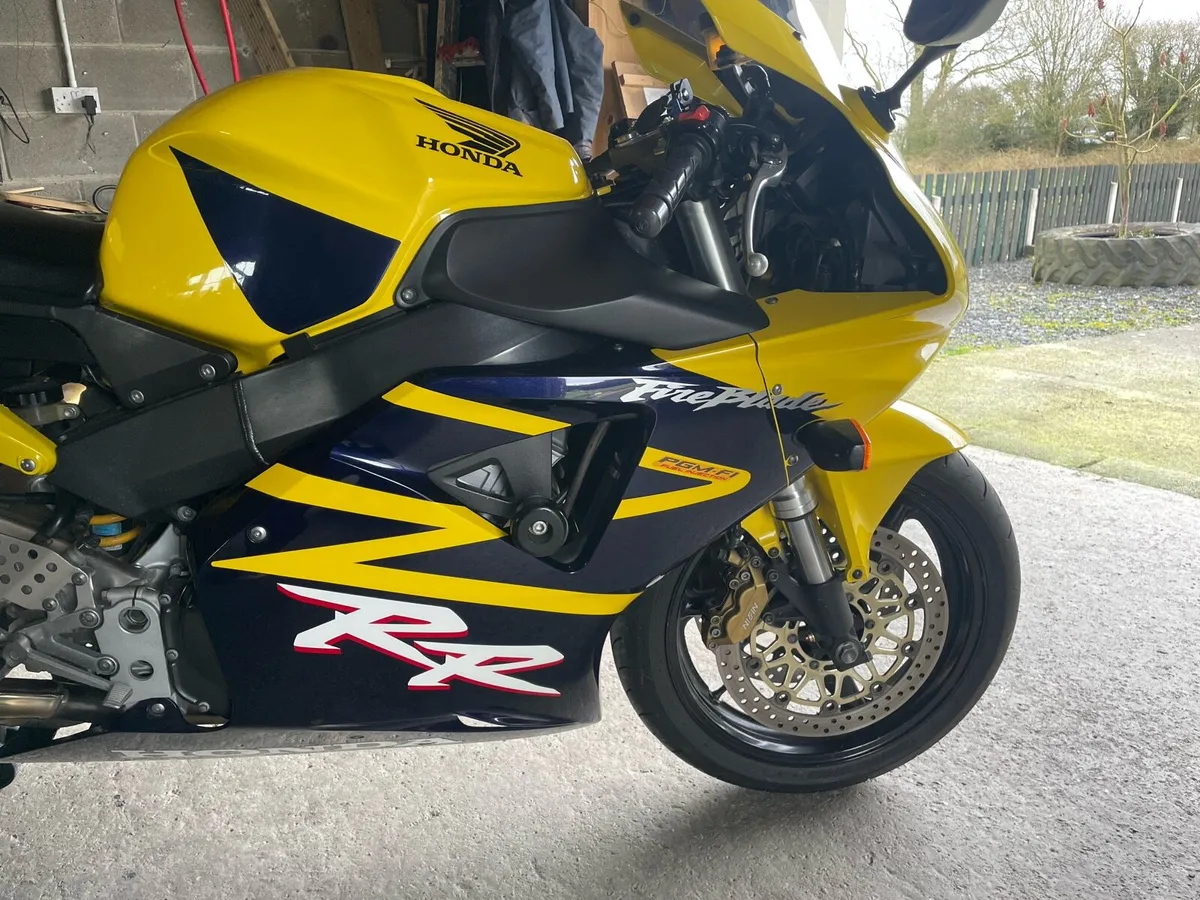 Motorcycle - Image 4