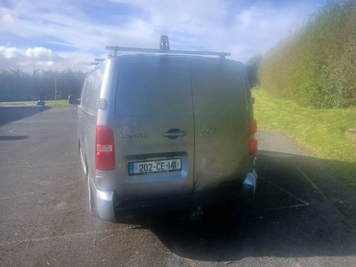 Commercial van - Image 3