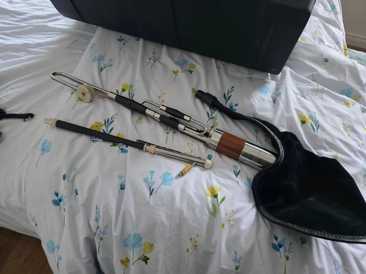 Eoin Ó Riabhaigh Half-set uilleann pipes in D - Image 1