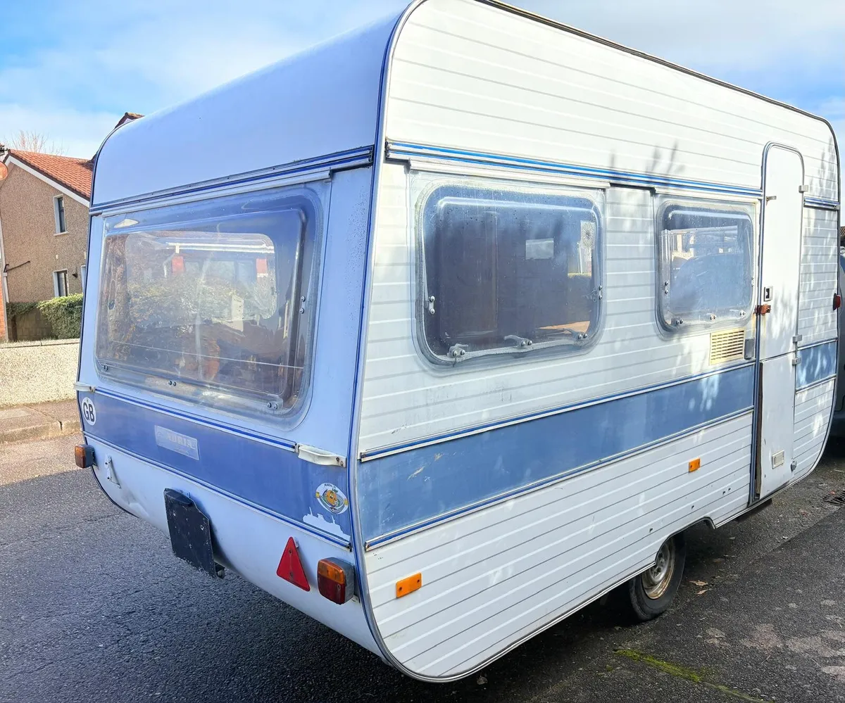 Adria 4 berth caravan - Image 3