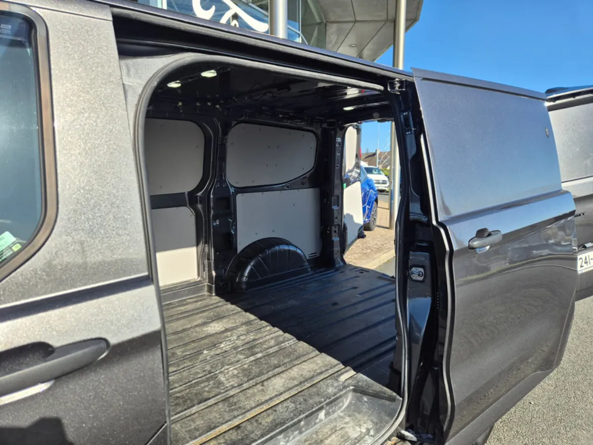 Ford Transit Custom TREND SWB 2.0 136PS AUTOMATIC - Image 4