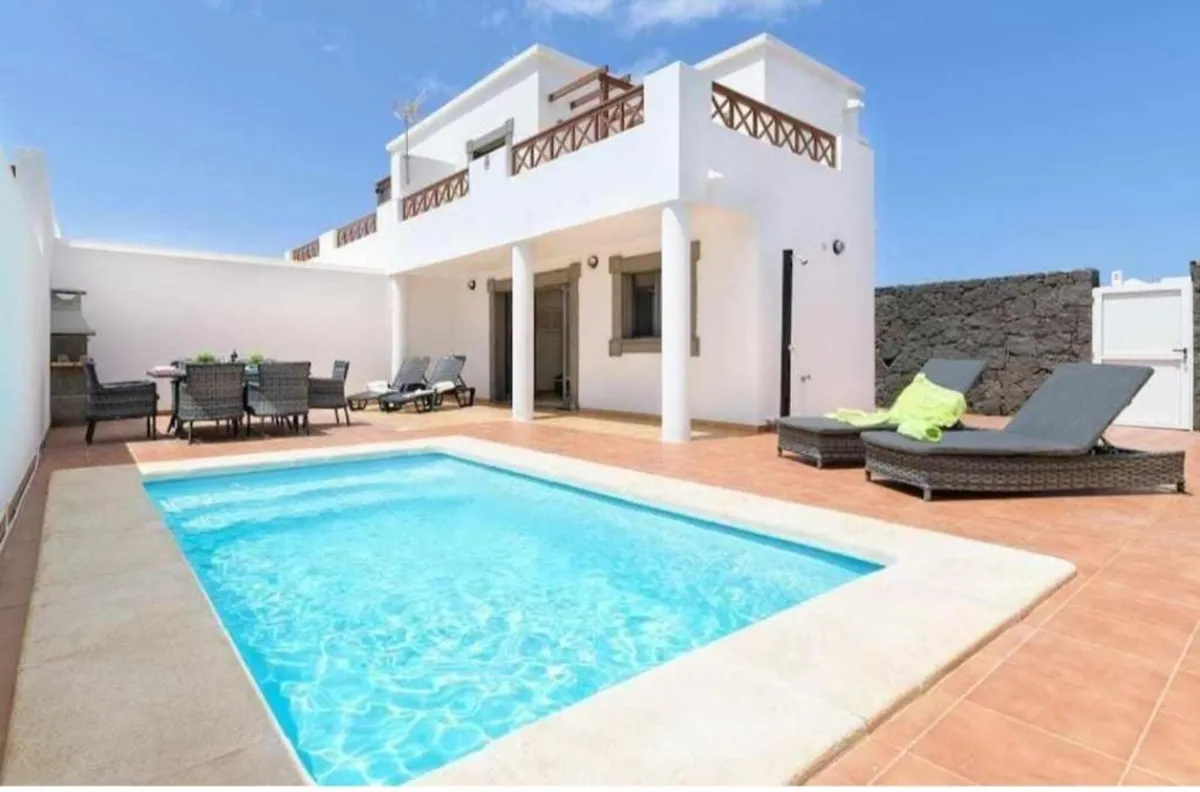 Holiday Rental - Image 1