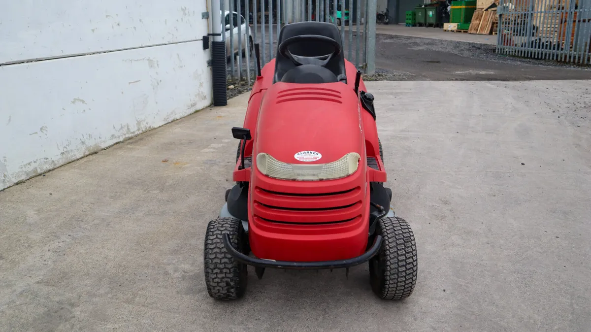 Used 2011 Honda HF2417 Lawnmower - Image 4