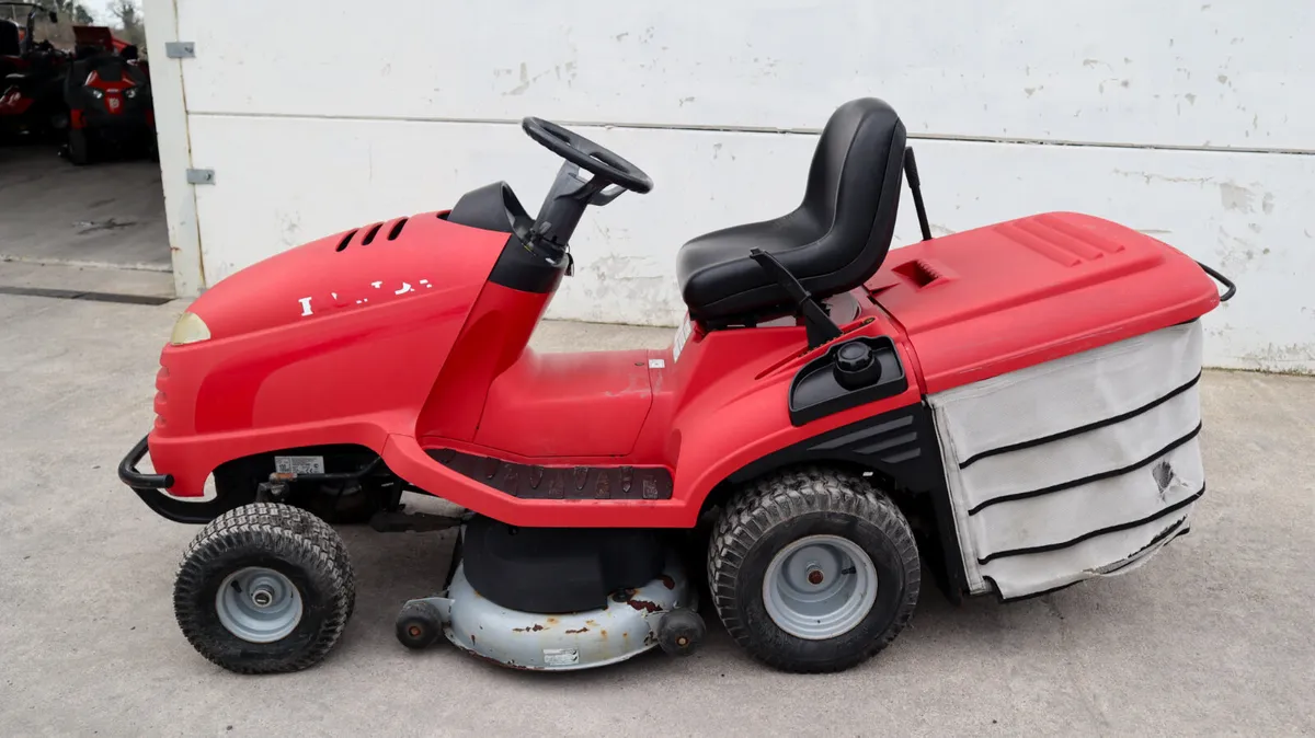 Used 2011 Honda HF2417 Lawnmower - Image 3