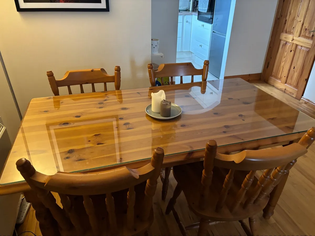 Wooden table & matching wooden chairs - Image 1