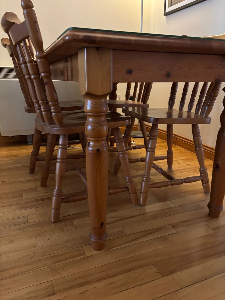Wooden table & matching wooden chairs - Image 2