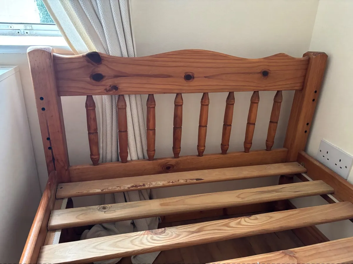 Pair of identical single wooden bed frames - Image 3