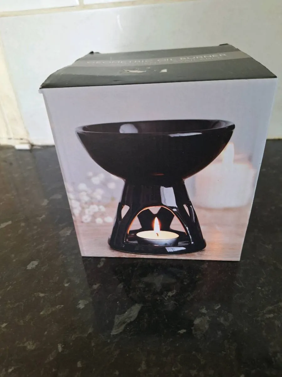 Brand new oil burner plus one oil - Image 1