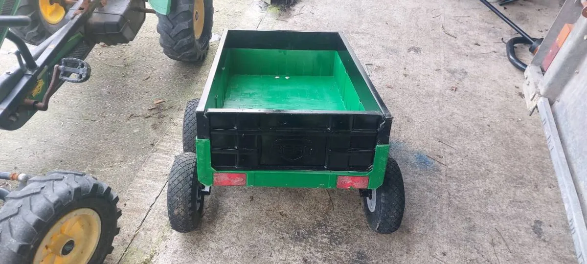 Berg Trailer - Image 1