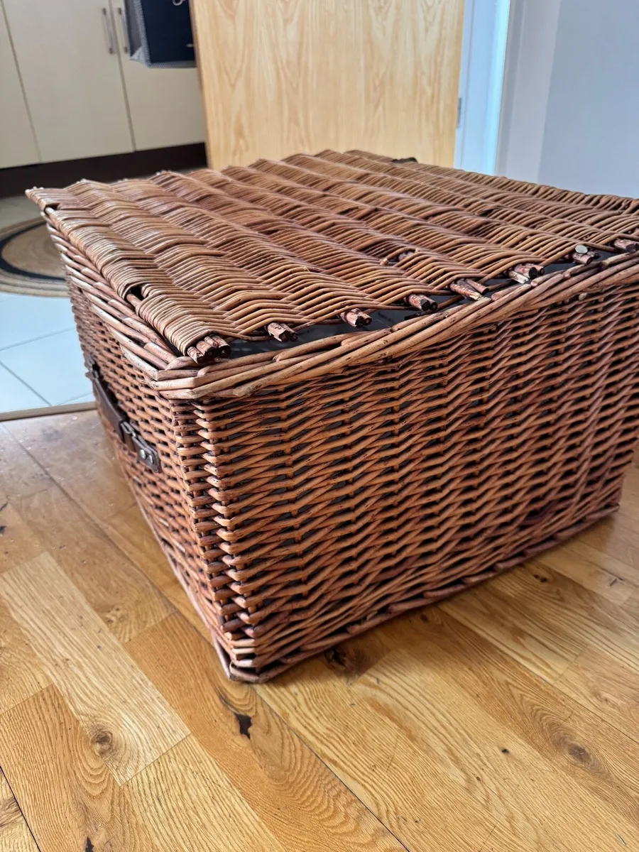 Wicker storage basket - Image 2