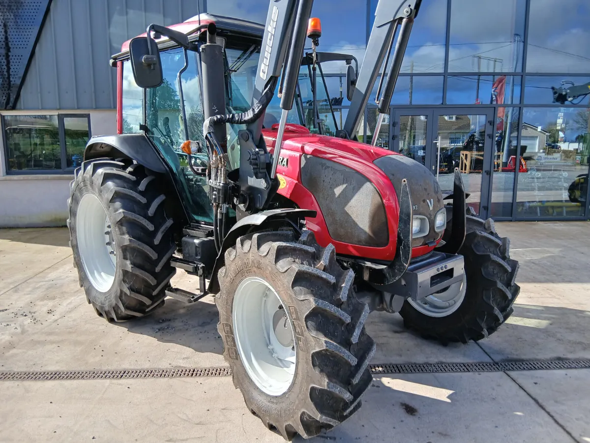 Valtra A93 & loader - Image 2