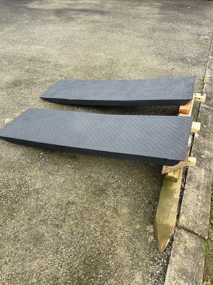 Steel ramps - Image 1