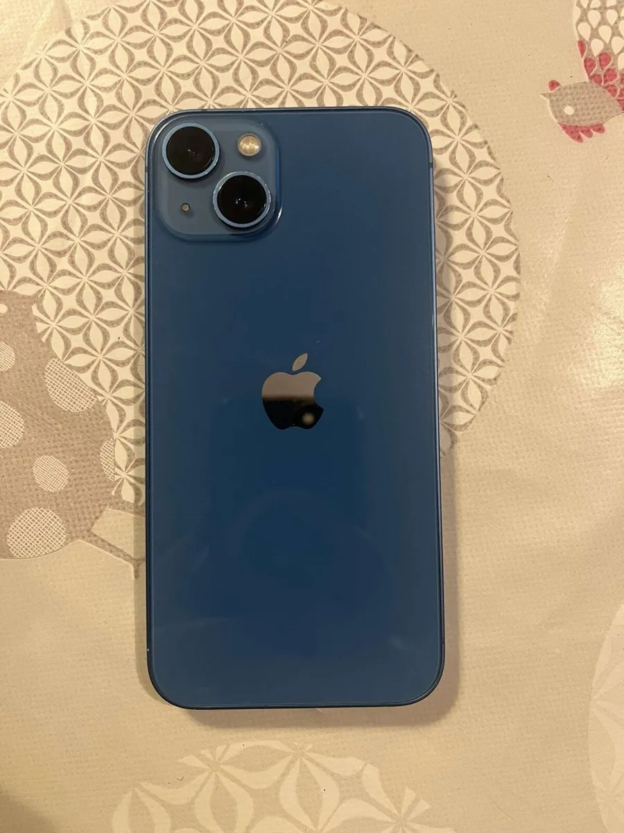 iPhone 13 - Image 2