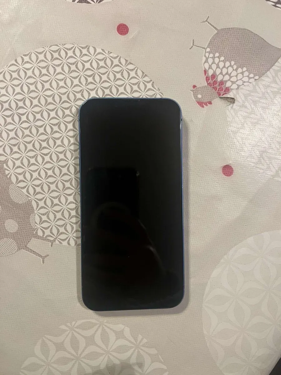 iPhone 13 - Image 3