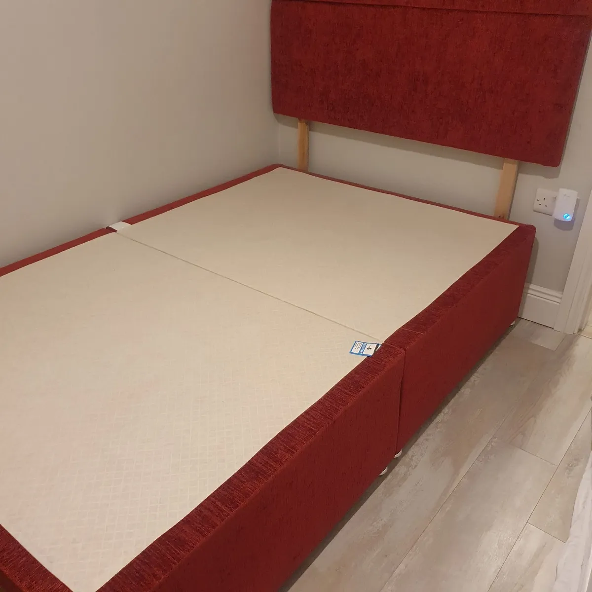 Bedframe and headboard small double - Image 2