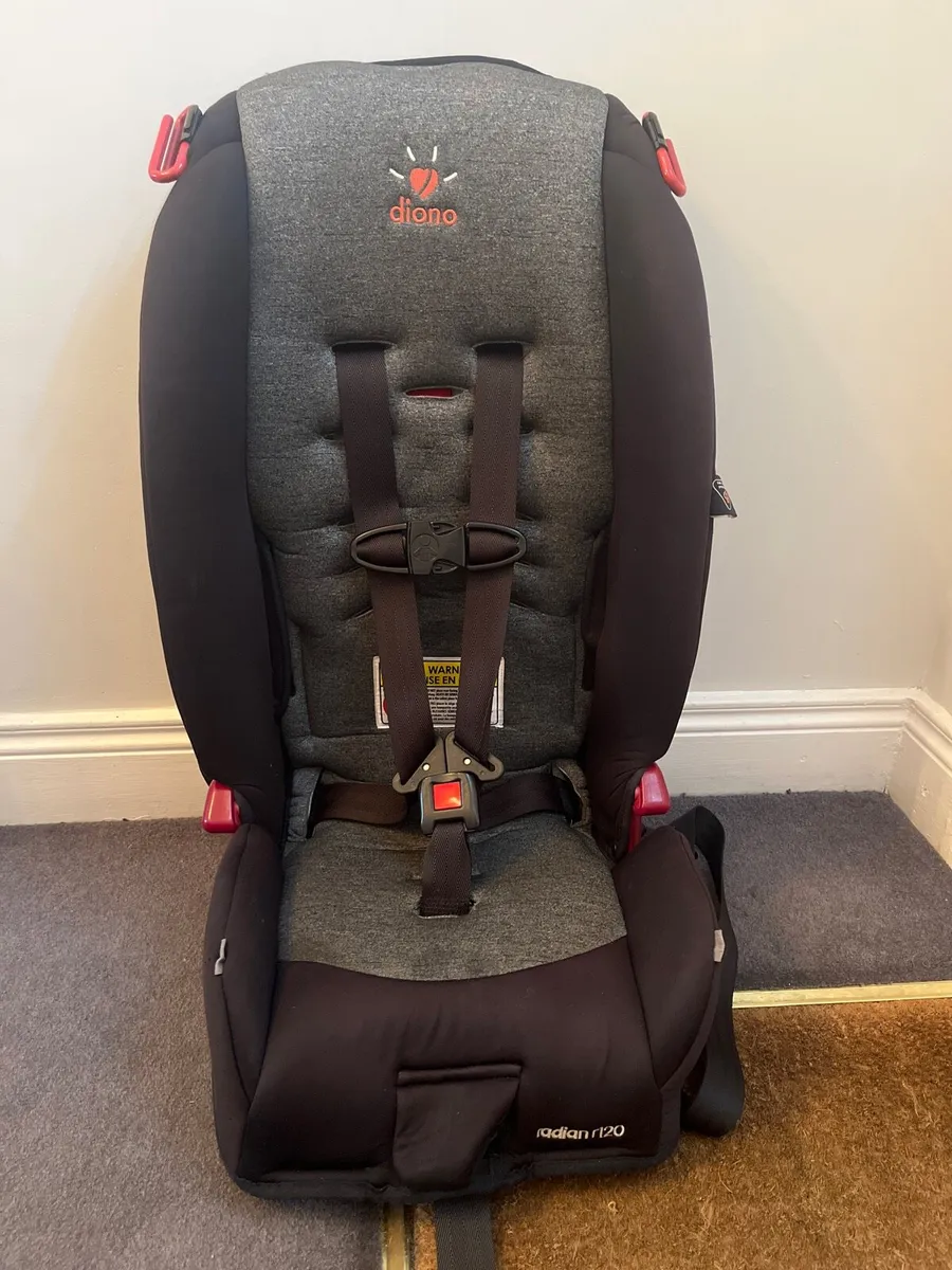 Car seat - Image 1