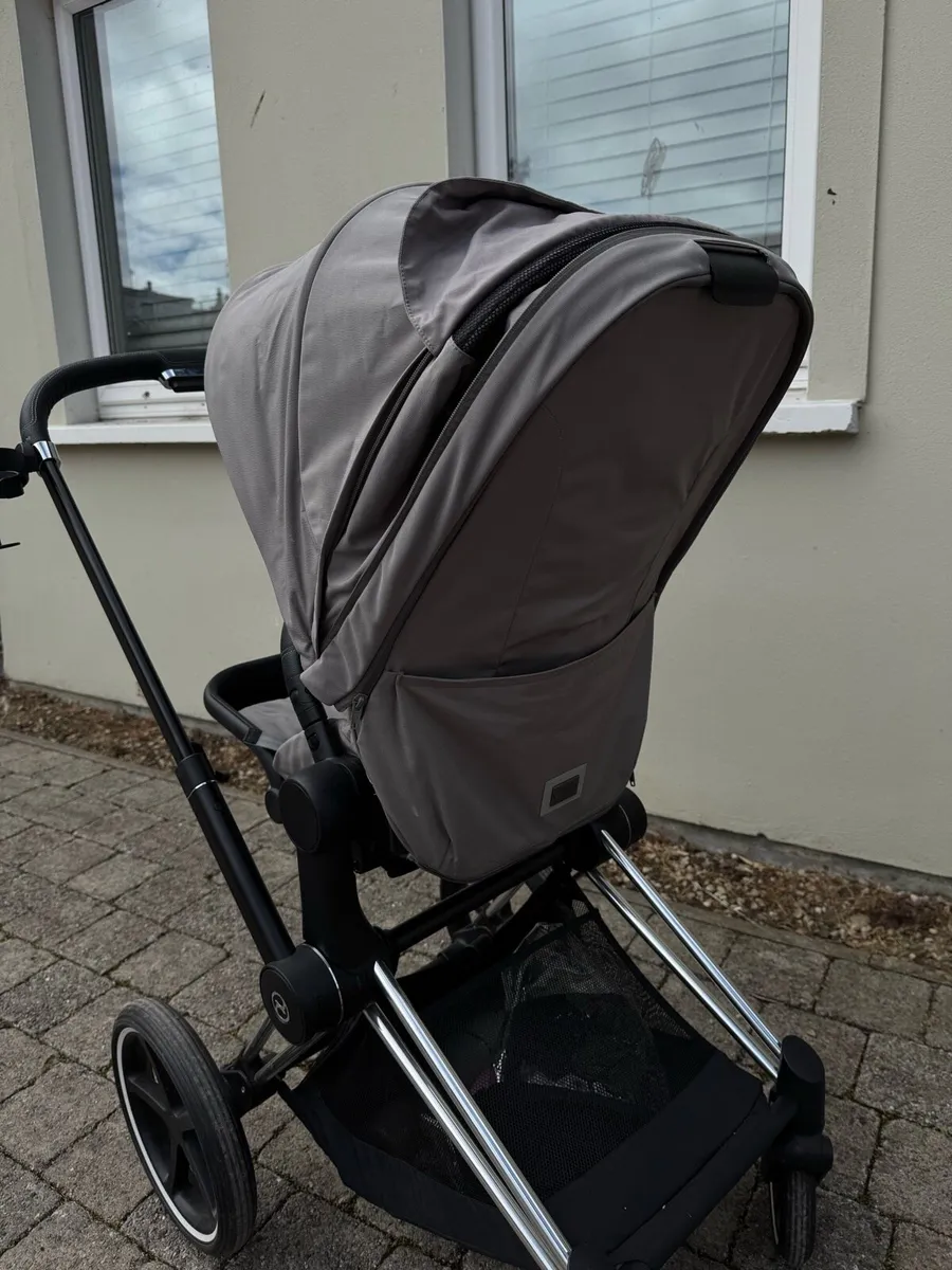 Cybex Priam 4 3in1 travel system. - Image 2