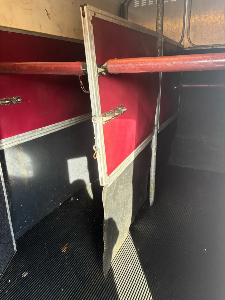 505 horsebox - Image 2