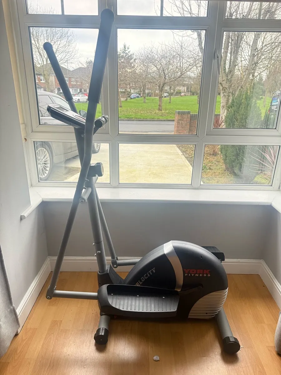 Cross Trainer - Image 2