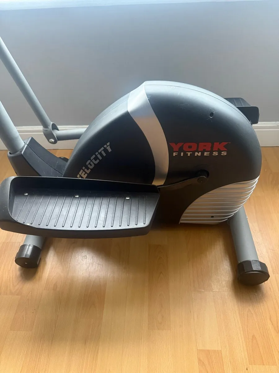 Cross Trainer - Image 3