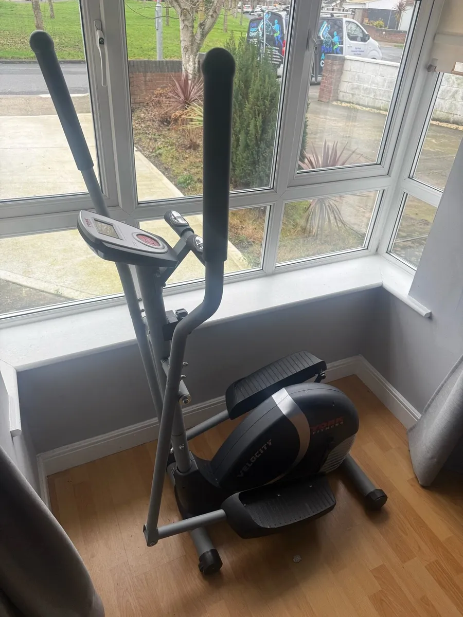 Cross Trainer - Image 1