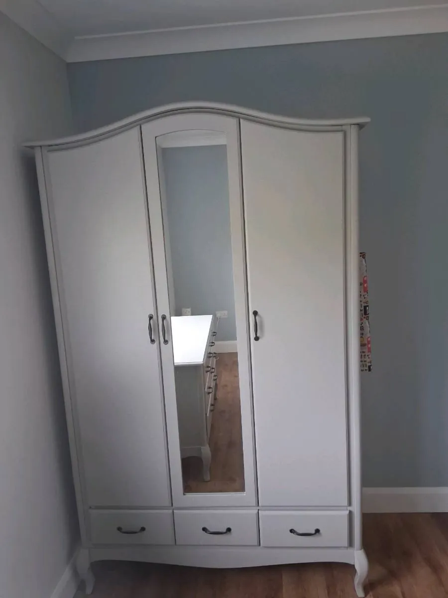 Wardrobe and Chest of drawers - Image 3