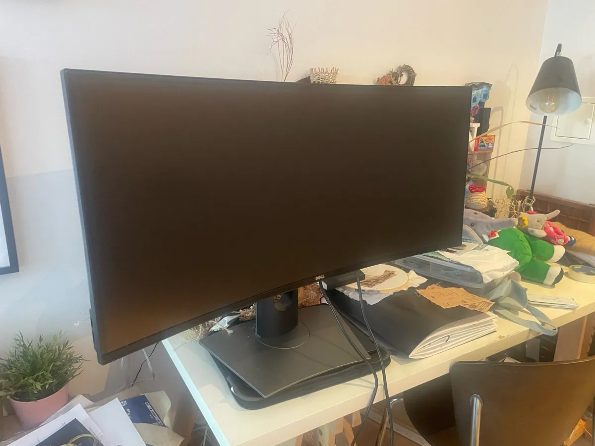 34 inch Dell curved monitor u3419w - Image 1
