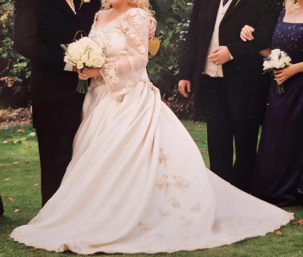 Wedding dress package - Image 1