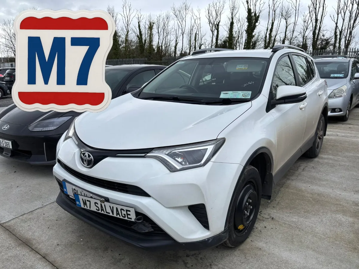 18 Rav-4 2.0D4D Luna 180km Water damage - Image 1